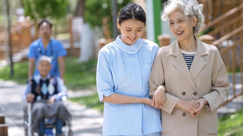 医院护工服务外包合同模板：关键要素与注意事项**